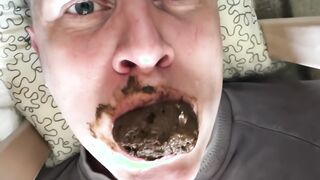 Pig under rimseat gets fed