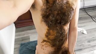 Hairy guy smears and shitwanks