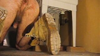 Kneeling Shit